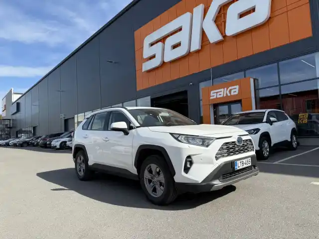Valkoinen Maastoauto, Toyota RAV4 – LTB-455
