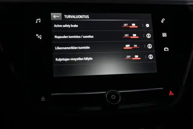 Punainen Viistoperä, Opel Corsa-e – LTH-414