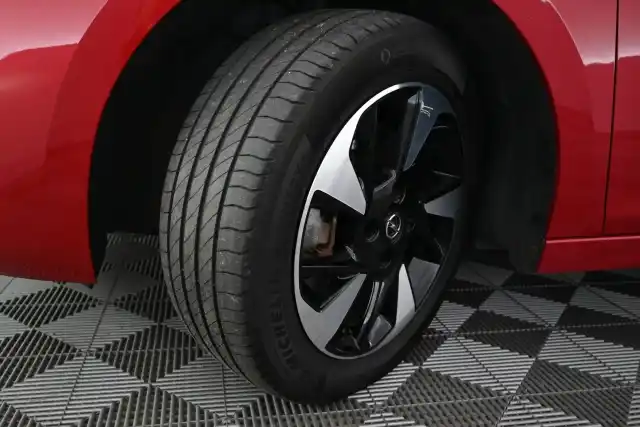 Punainen Viistoperä, Opel Corsa-e – LTH-414