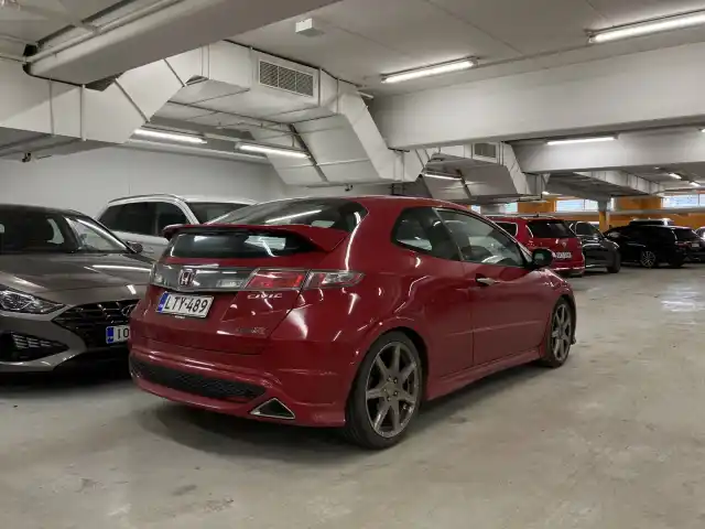 Punainen Viistoperä, Honda Civic – LTY-489