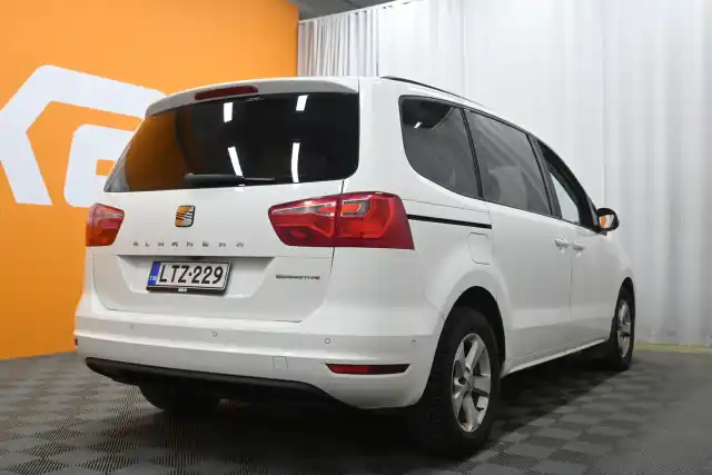 Valkoinen Tila-auto, Seat Alhambra – LTZ-229