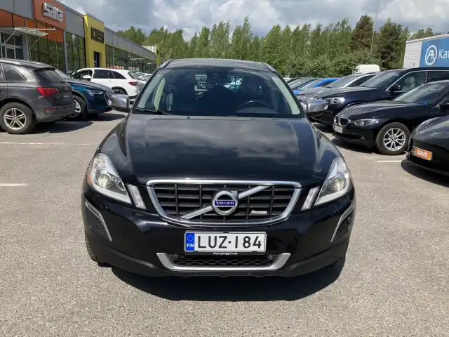 Musta Maastoauto, Volvo XC60 – LUZ-184