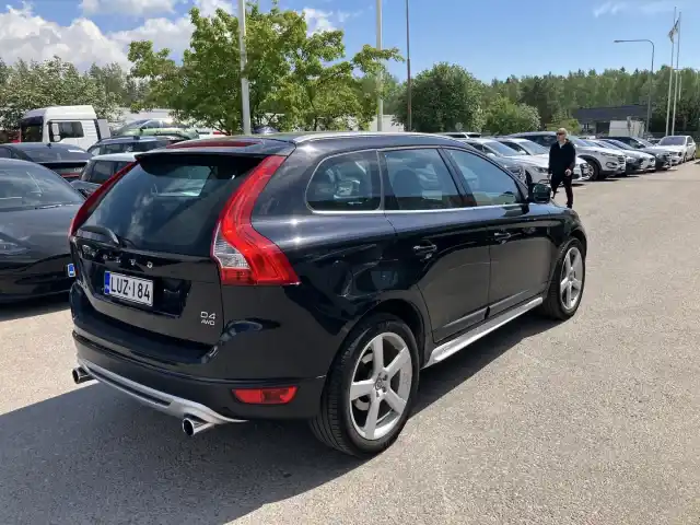 Musta Maastoauto, Volvo XC60 – LUZ-184