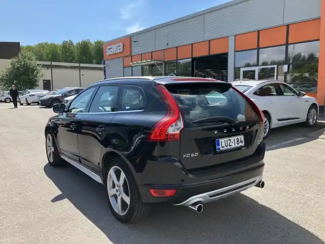 Musta Maastoauto, Volvo XC60 – LUZ-184
