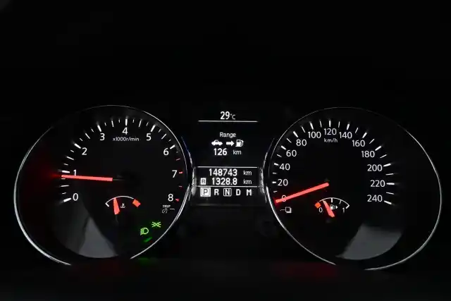 Musta Maastoauto, Nissan Qashqai – LUZ-279