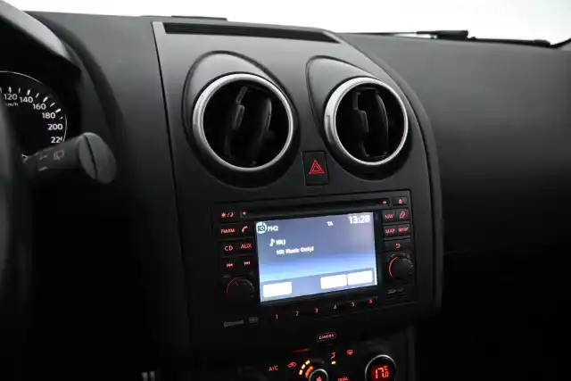 Musta Maastoauto, Nissan Qashqai – LUZ-279