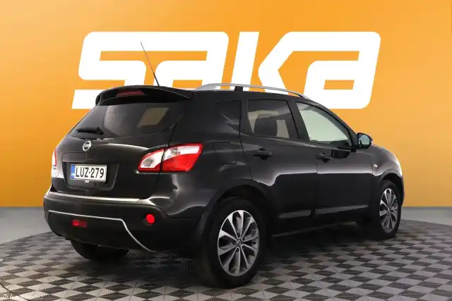 Musta Maastoauto, Nissan Qashqai – LUZ-279