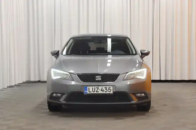 Harmaa Viistoperä, Seat Leon – LUZ-435