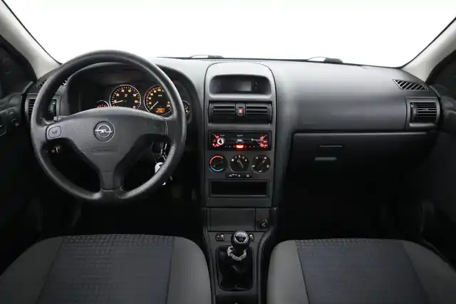 Sininen Viistoperä, Opel Astra – LVF-629