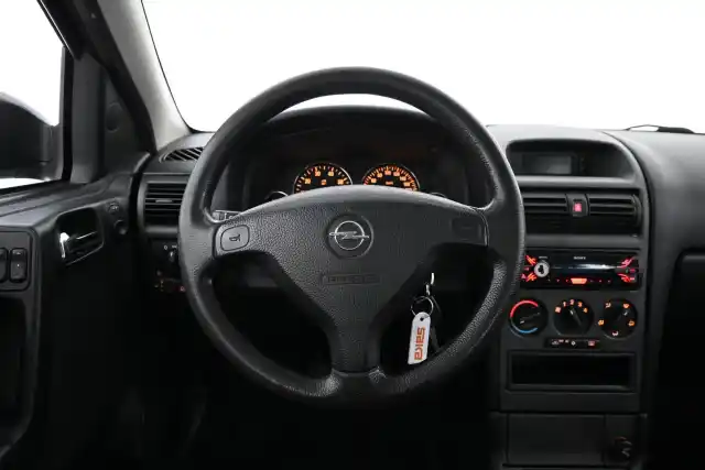 Sininen Viistoperä, Opel Astra – LVF-629