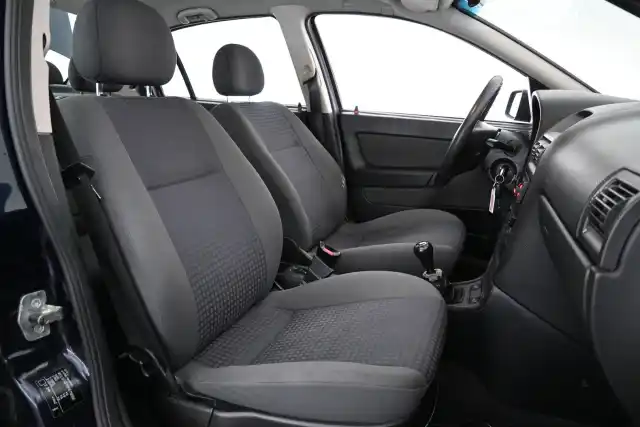 Sininen Viistoperä, Opel Astra – LVF-629