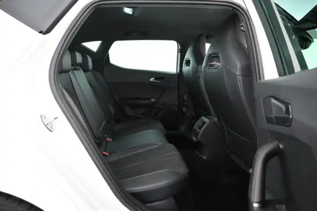 Valkoinen Viistoperä, Cupra Leon – LVP-398