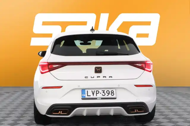 Valkoinen Viistoperä, Cupra Leon – LVP-398