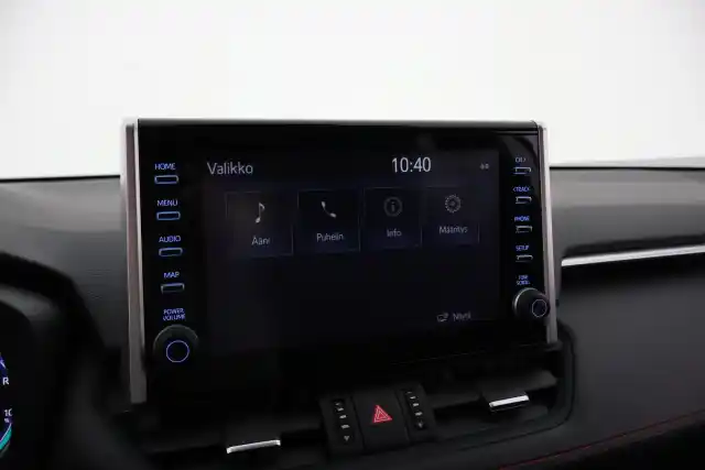 Valkoinen Maastoauto, Toyota RAV4 Plug-in – LVP-493