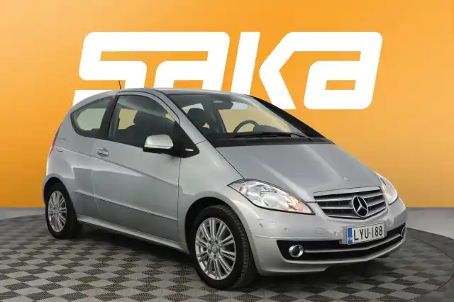 Harmaa Tila-auto, Mercedes-Benz A – LYU-188