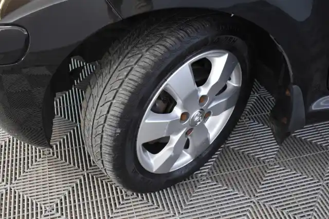 Musta Viistoperä, Toyota AYGO – LYU-457