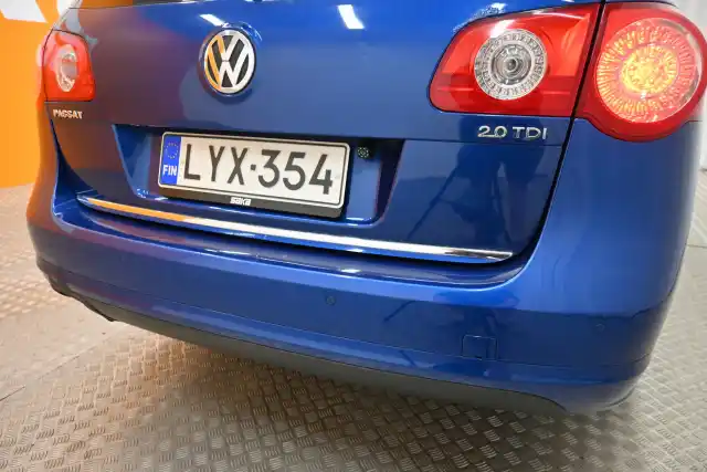 Sininen Farmari, Volkswagen Passat – LYX-354
