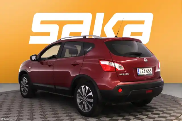 Punainen Maastoauto, Nissan Qashqai – LZA-653