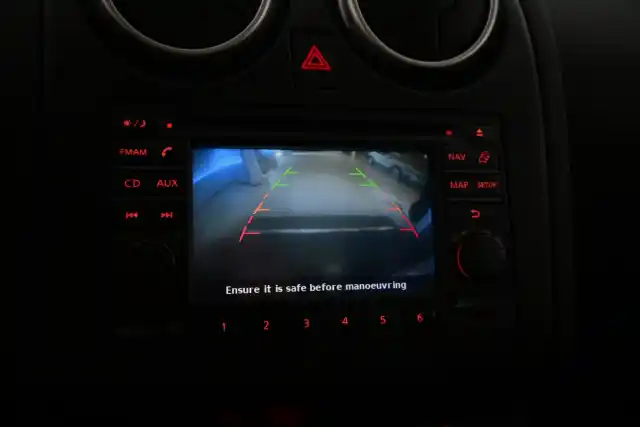 Punainen Maastoauto, Nissan Qashqai – LZA-653