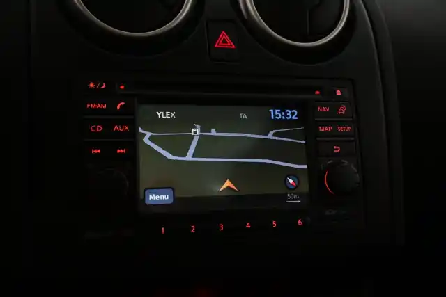 Punainen Maastoauto, Nissan Qashqai – LZA-653