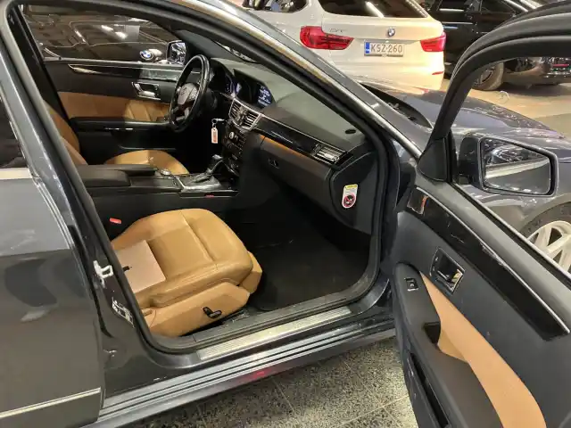  Farmari, Mercedes-Benz E – LZE-510
