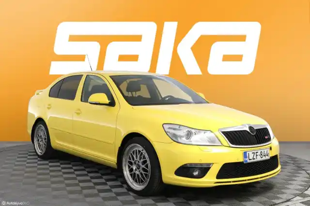 Keltainen Viistoperä, Skoda Octavia – LZF-844