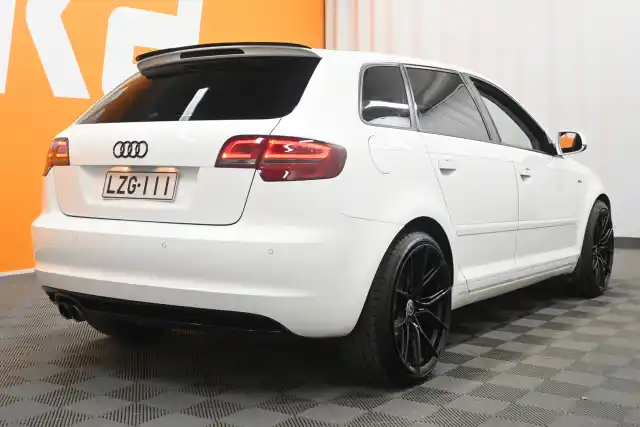 Valkoinen Viistoperä, Audi A3 – LZG-111