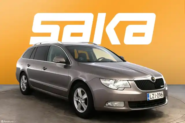 Harmaa Farmari, Skoda Superb – LZI-296