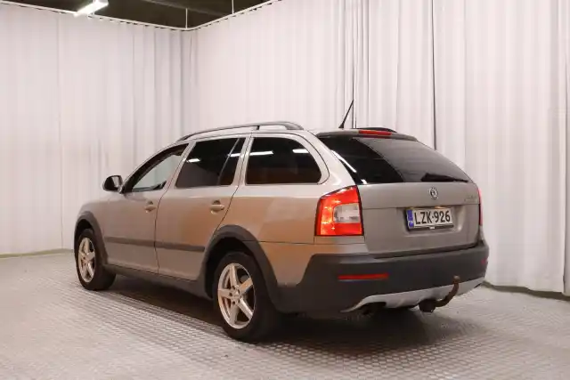 Beige Farmari, Skoda Octavia – LZK-926