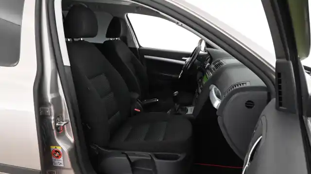 Beige Farmari, Skoda Octavia – LZK-926