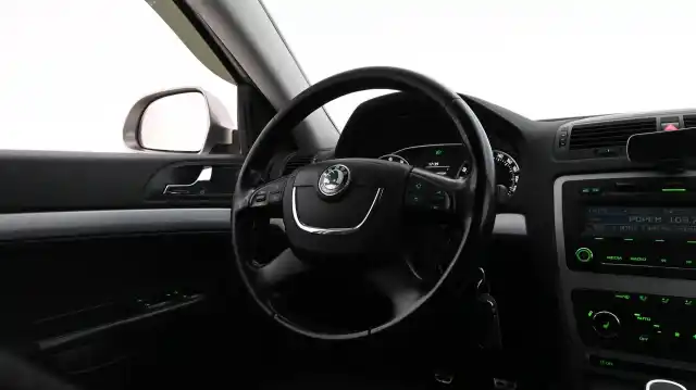 Beige Farmari, Skoda Octavia – LZK-926