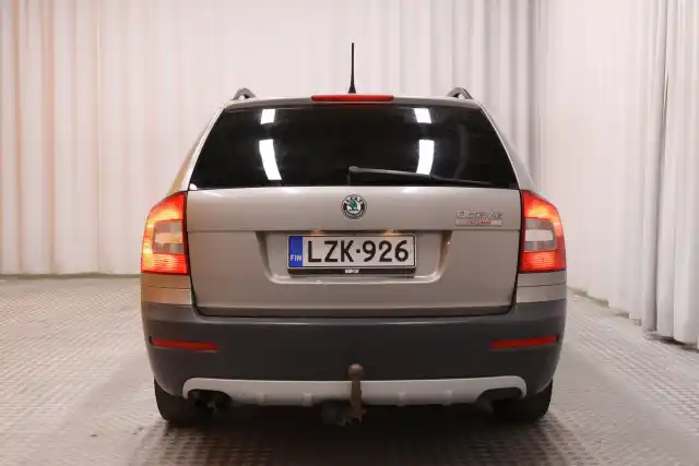 Beige Farmari, Skoda Octavia – LZK-926