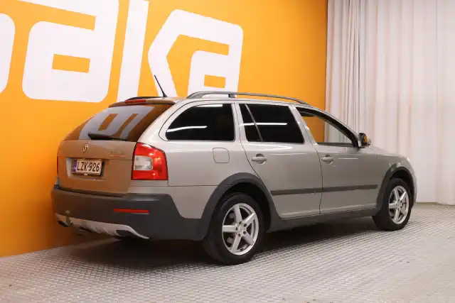 Beige Farmari, Skoda Octavia – LZK-926