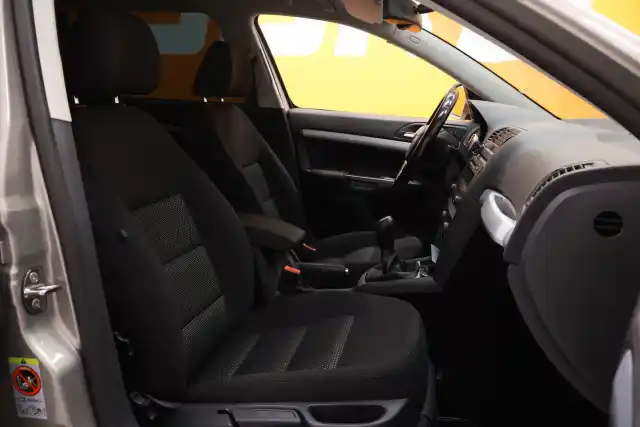 Beige Farmari, Skoda Octavia – LZK-926