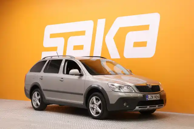 Beige Farmari, Skoda Octavia – LZK-926