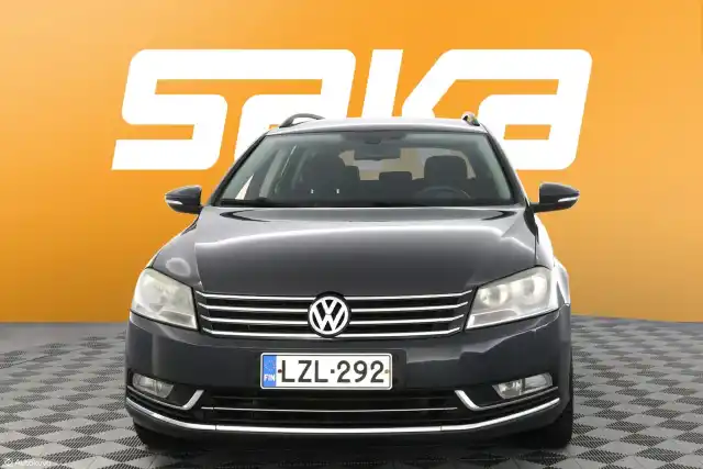 Harmaa Farmari, Volkswagen Passat – LZL-292