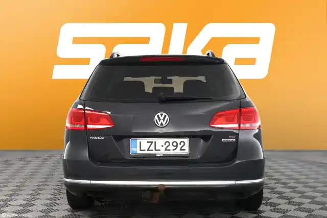 Harmaa Farmari, Volkswagen Passat – LZL-292