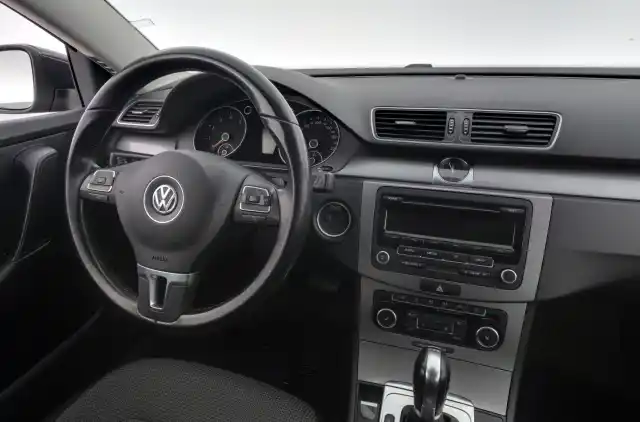 Harmaa Farmari, Volkswagen Passat – LZL-292