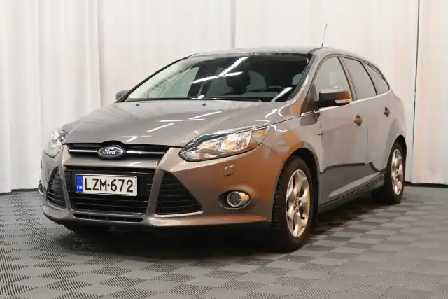 Beige Farmari, Ford Focus – LZM-672