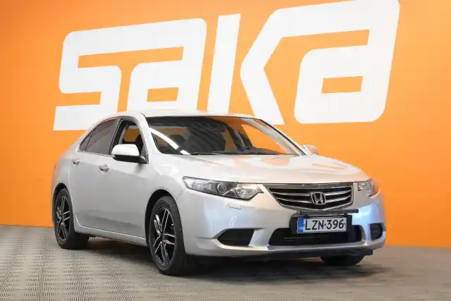 Harmaa Sedan, Honda Accord – LZN-396