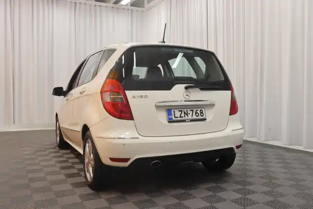 Valkoinen Tila-auto, Mercedes-Benz A – LZN-768