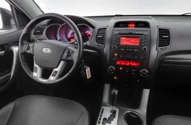 Hopea Maastoauto, Kia Sorento – LZO-513