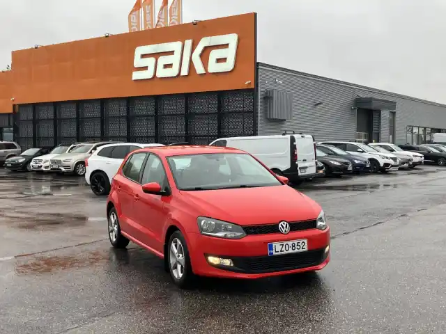 Punainen Viistoperä, Volkswagen Polo – LZO-852