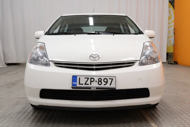 Valkoinen Viistoperä, Toyota Prius – LZP-897