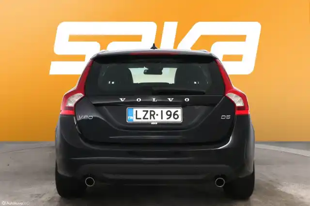 Musta Farmari, Volvo V60 – LZR-196