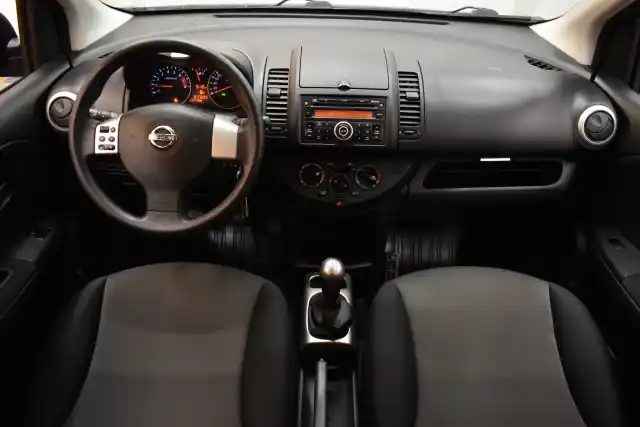 Sininen Viistoperä, Nissan Note – LZR-568