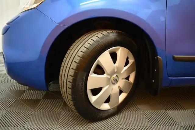 Sininen Viistoperä, Nissan Note – LZR-568