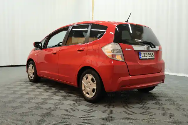 Punainen Viistoperä, Honda Jazz – LZS-233