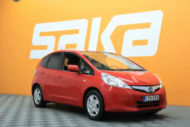 Punainen Viistoperä, Honda Jazz – LZS-233