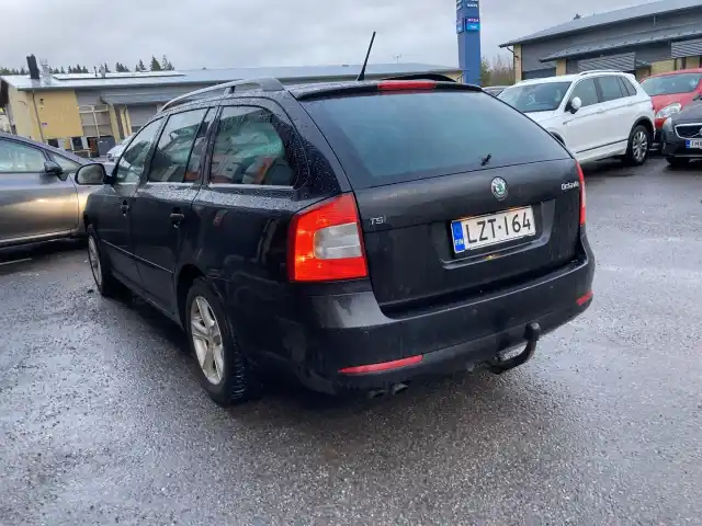 Musta Farmari, Skoda Octavia – LZT-164